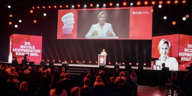 Dr. Nicole Hoffmeister-Kraut bei der Verleihung der KI-Champions