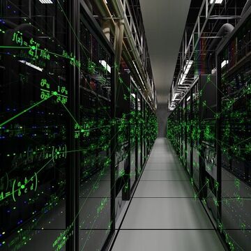 Aufnahme eines Supercomputers mit mathematischen Visualisierungen