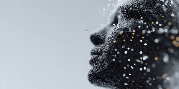Abstraktes Profil eines menschlichen Gesichts, das aus einem Netzwerk miteinander verbundener Linien und leuchtender Partikel aufgebaut ist.