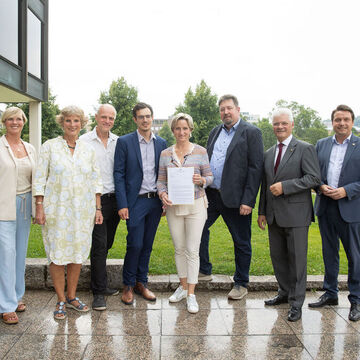 8 Personen Posieren auf dem Bild