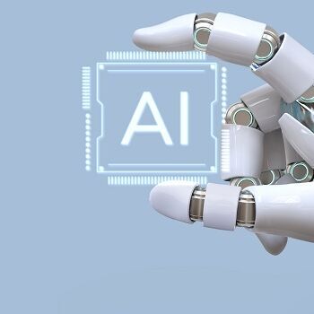 Roboter Arm hält eine CPU mit der Aufschrift "AI"