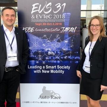 Dr. Wolfgang Fischer und Katja Gicklhorn (e-mobil BW) repräsentierten Baden-Württemberg bei der EVS31 in Japan; Quelle: e-mobil bw 