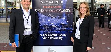 Dr. Wolfgang Fischer und Katja Gicklhorn (e-mobil BW) repräsentierten Baden-Württemberg bei der EVS31 in Japan; Quelle: e-mobil bw 