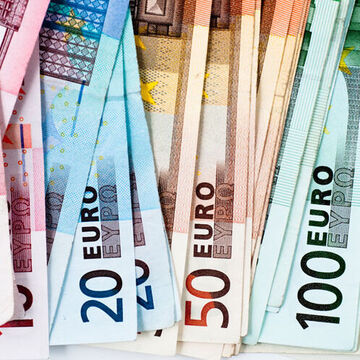 Euro-Geldscheine von 10 bis 200 Euro.
