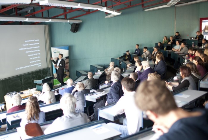 Dr. Wolfgang Lippert, Senior Director, Head of HealthCare & Life Science EMEA, bei dem internationalen Unternehmen Salesforce sprach über innovative Therapieformen durch Digitalisierung in Pharma und Medizintechnik. Quelle: BioLAGO/Maike Neumann 