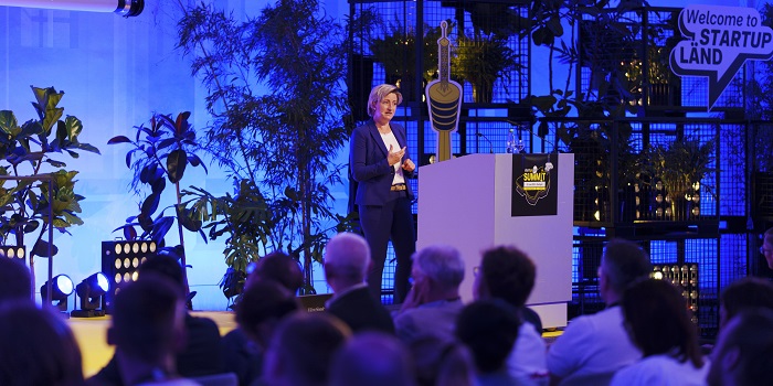 Bild von Wirtschaftsministerin Dr. Nicole Hoffmeister-Kraut bei der Eröffnung des Start-up BW Summit 2025.