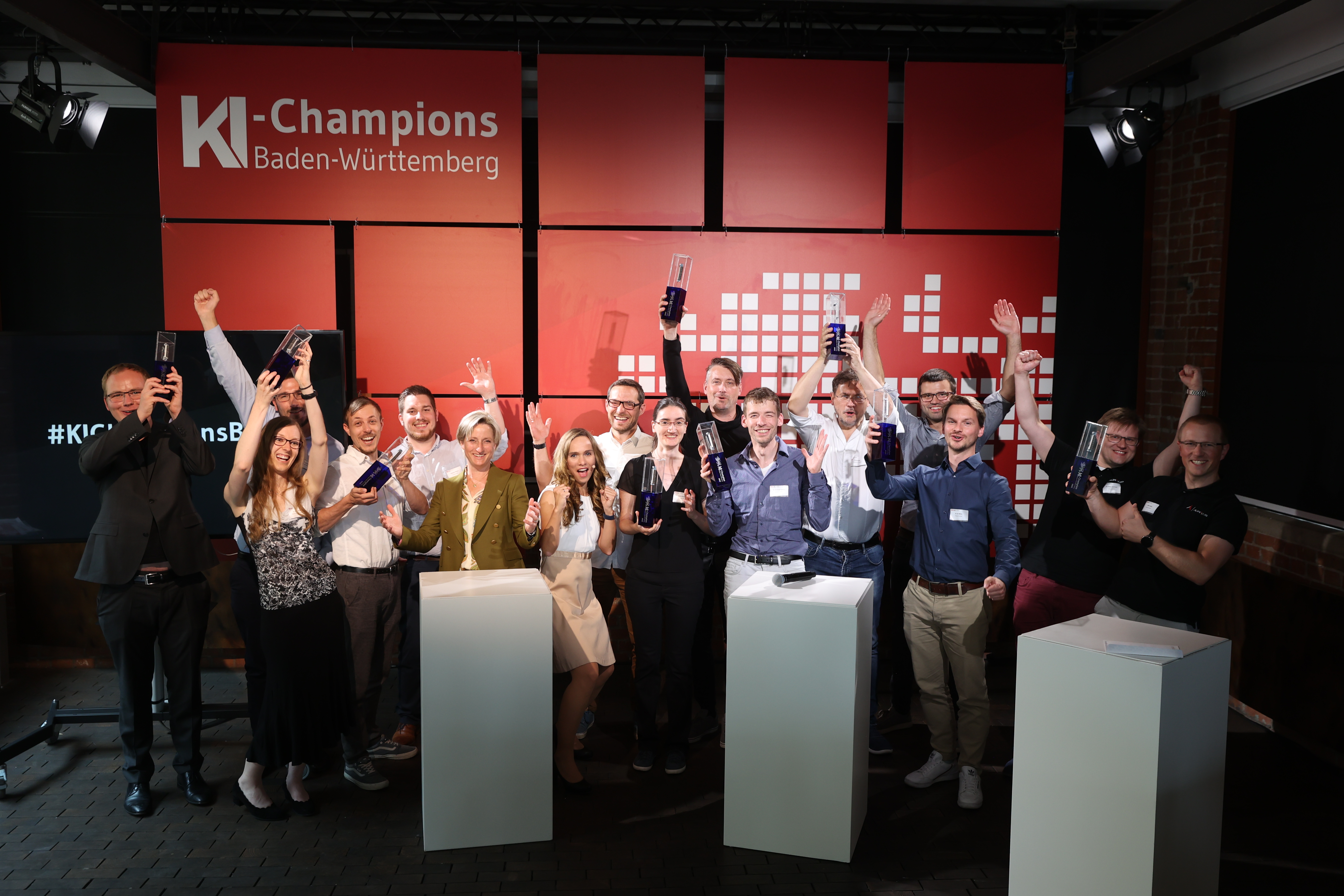 ULI REGENSCHEIT Fotografie - Gruppenfoto KI-Champions BW 2022