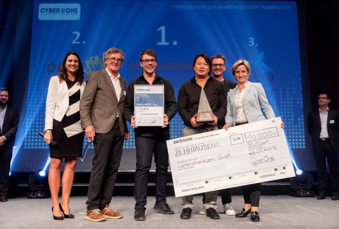 Gewinner CyberOne Hightech Award 2018 wirsindhandwerk.de v.l.n.r. Anja Lange (Moderation), Jürgen T. Siegloch (Vorstand bwcon), Guido Sondern (wirsindhandwerk.de), Andreas Owen(wirsindhandwerk.de), Lars Christiansen (bridgingIT), Dr. Nicole Hoffmeister- Kraut (Ministerin für Wirtschaft, Arbeit und Wohnungsbau Baden-Württemberg) 